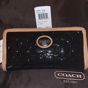 ❤️NWT❤️LRG COACH SIGNATURE PATENT LEATHER WALLET❤️